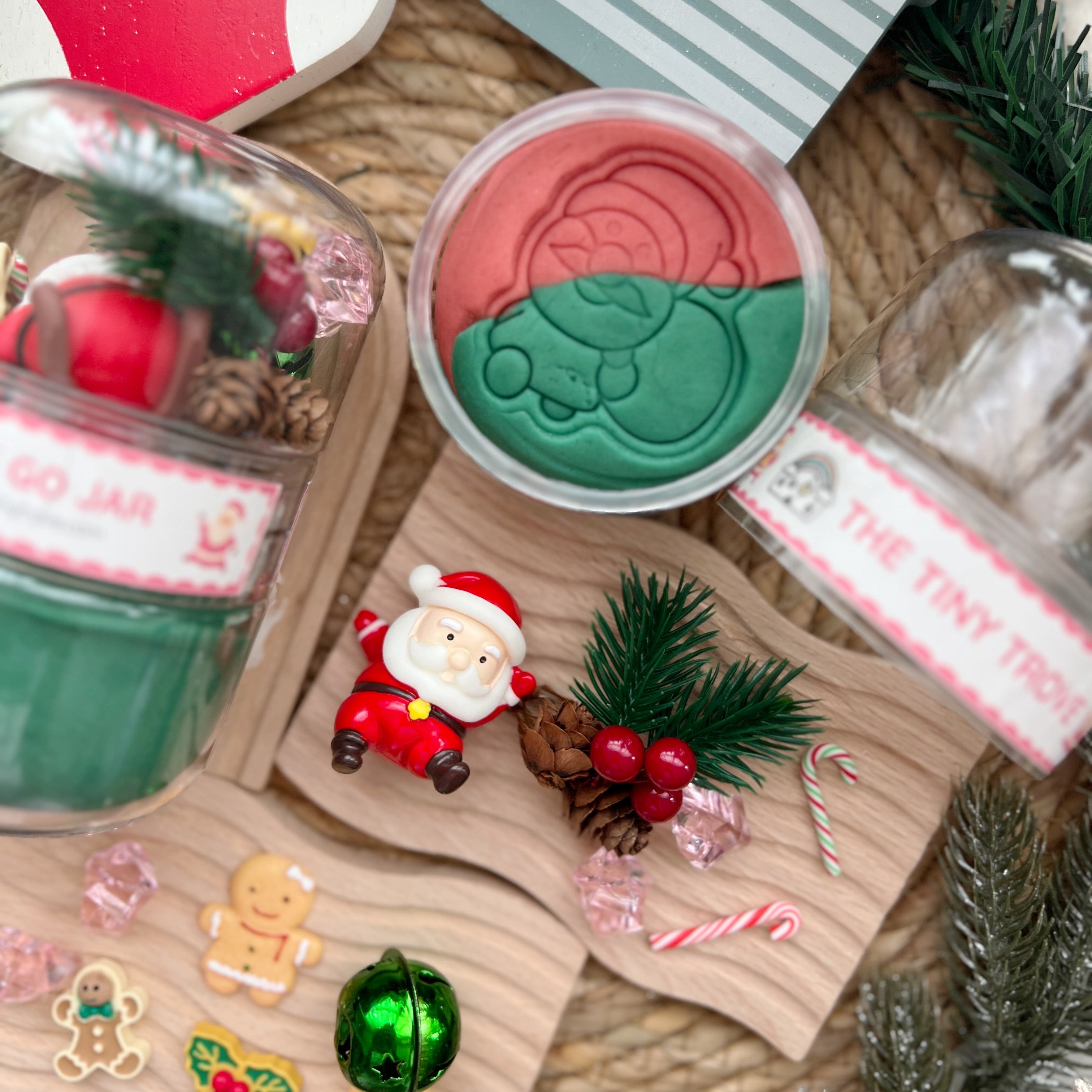 Jolly Santa Play on the Go Jar (Play Dough)