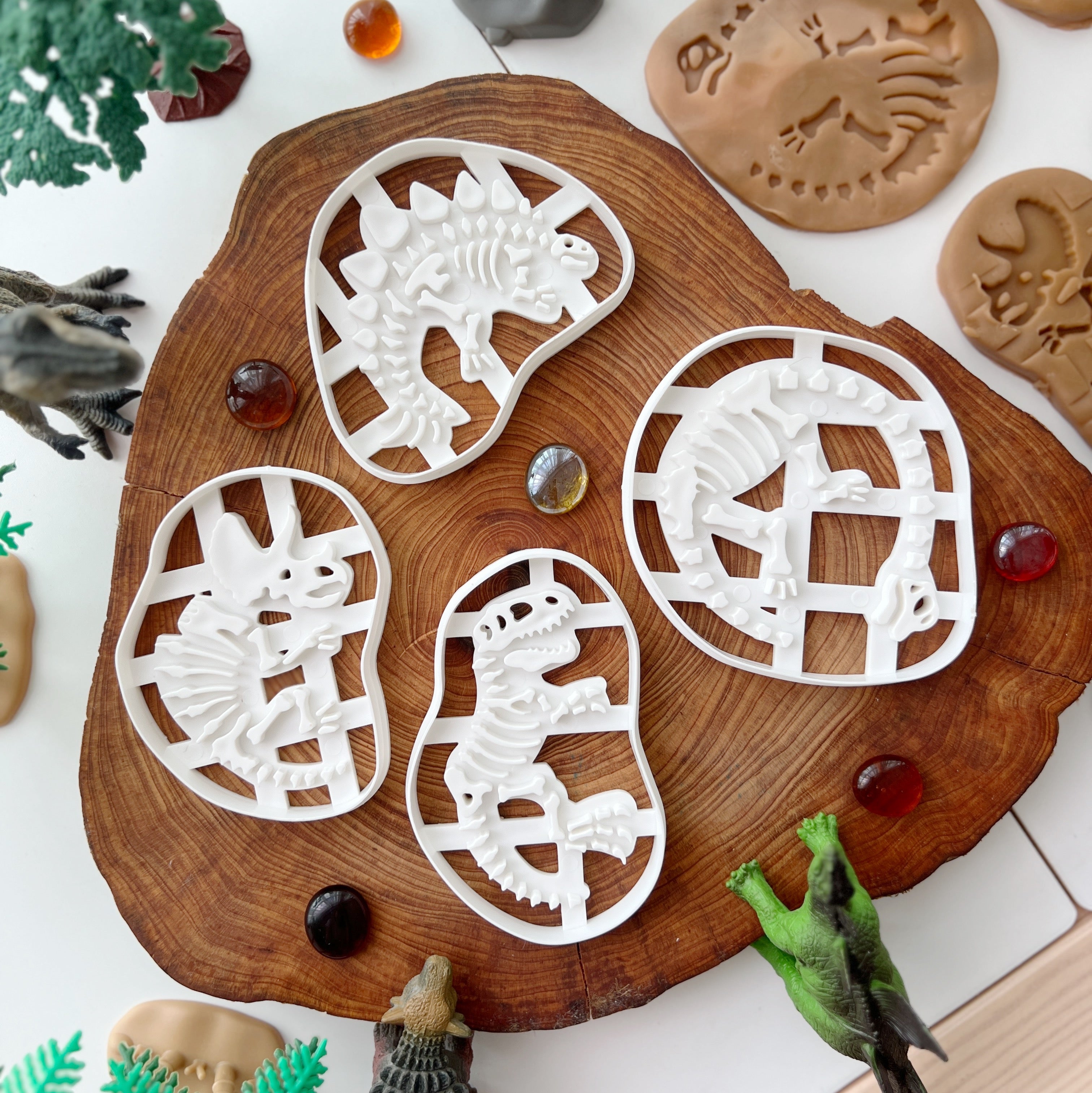 Jurassic Dino Fossil Cutters Set