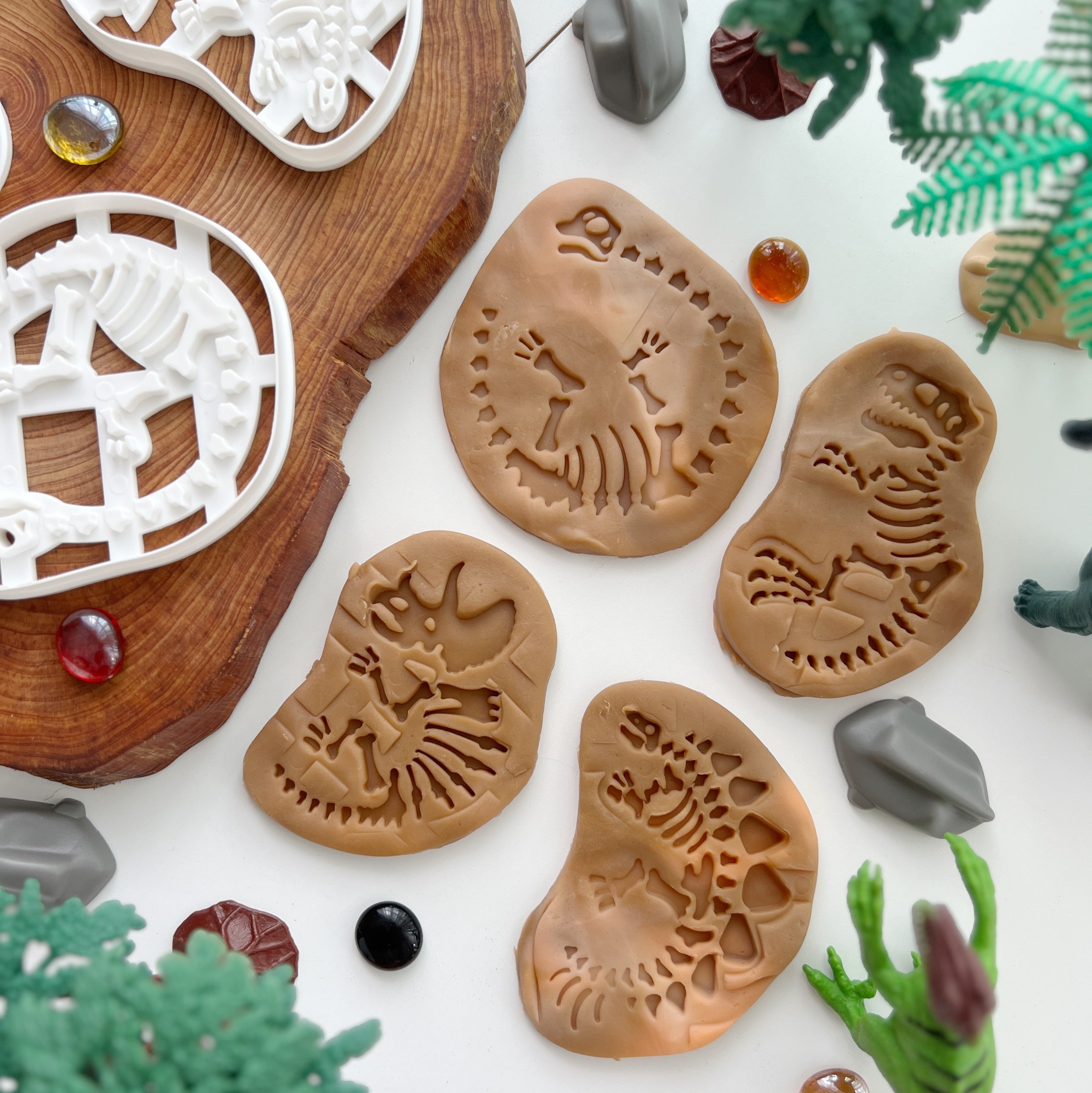 Jurassic Dino Fossil Cutters Set