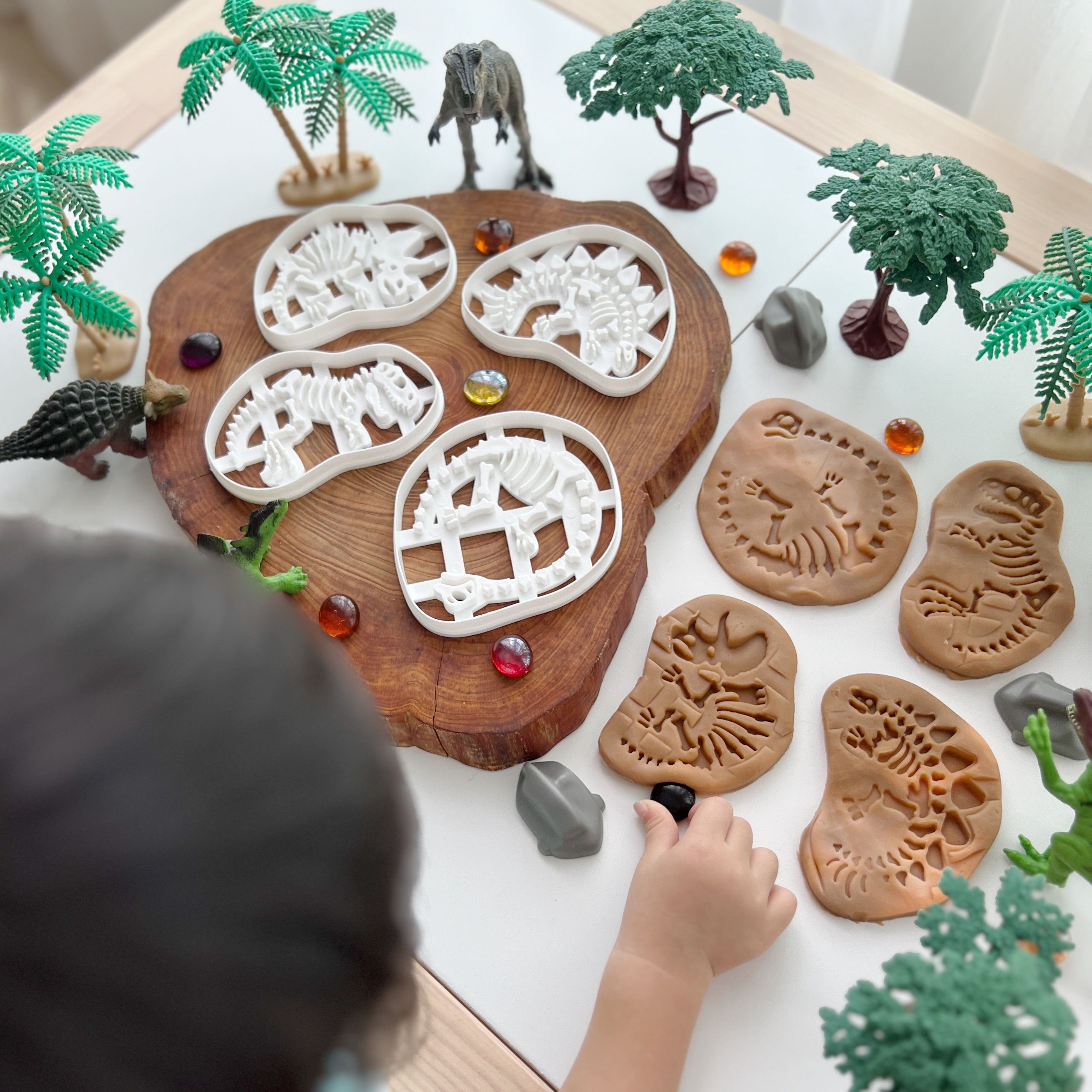 Jurassic Dino Fossil Cutters Set