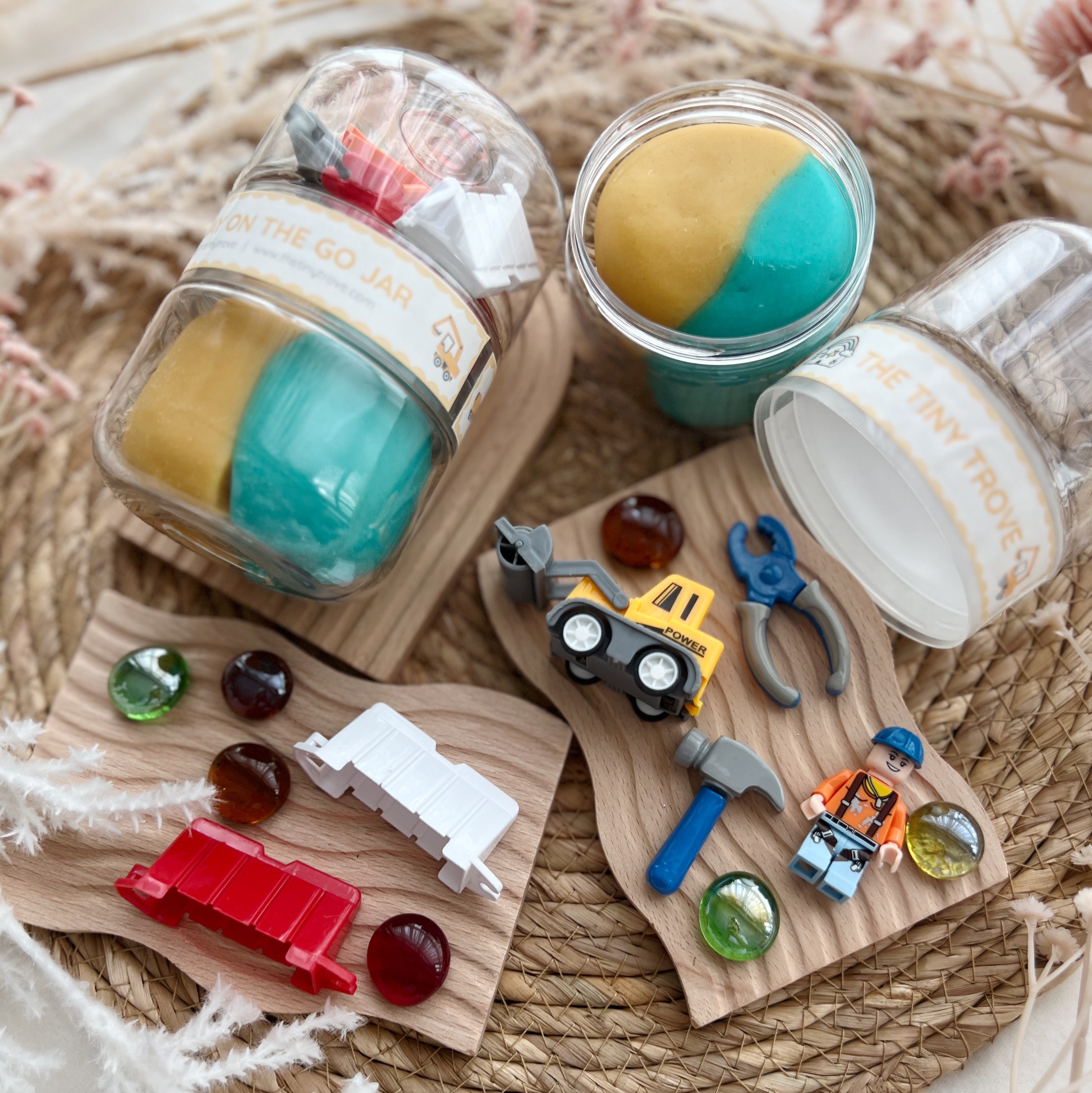 Construction Play on the Go Jar (Play Dough)