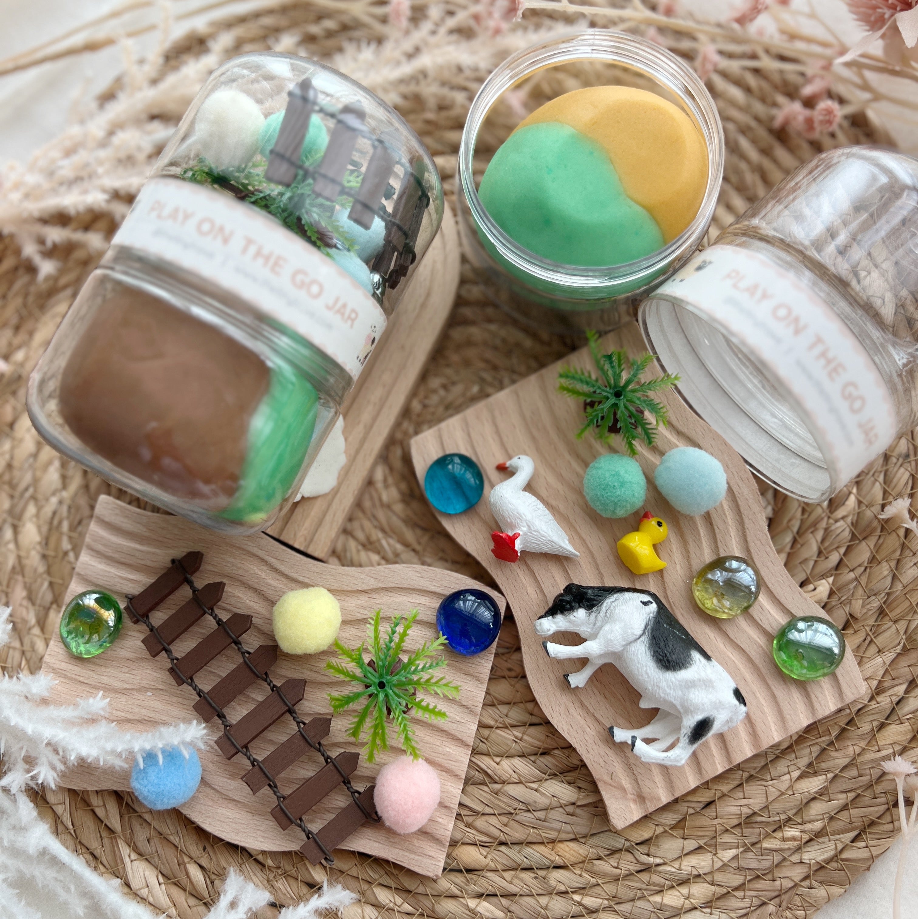 Barnyard Farm Play on the Go Jar (Play Dough)