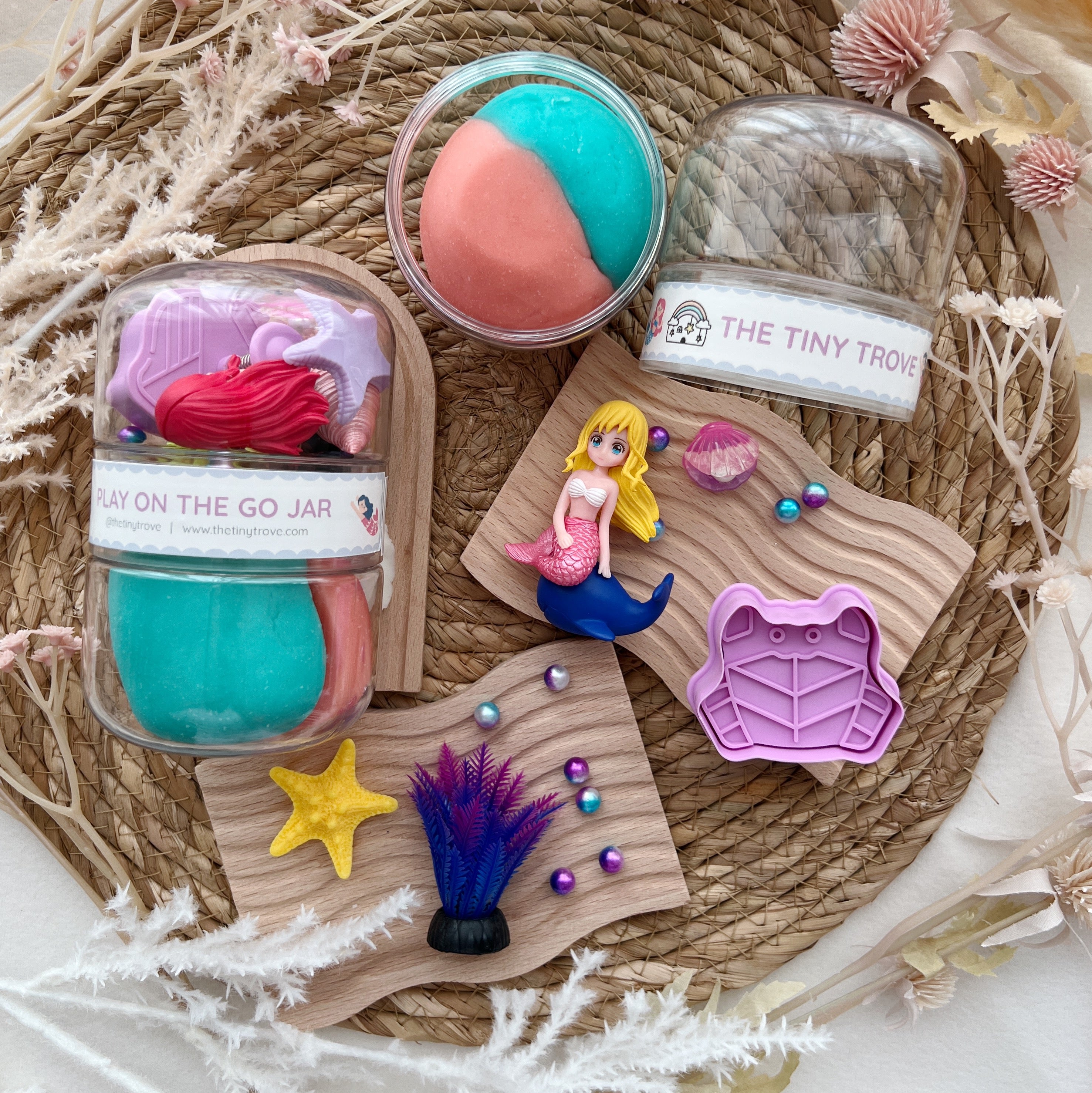 Mermaid Treasures Play on the Go Jar (Play Dough)